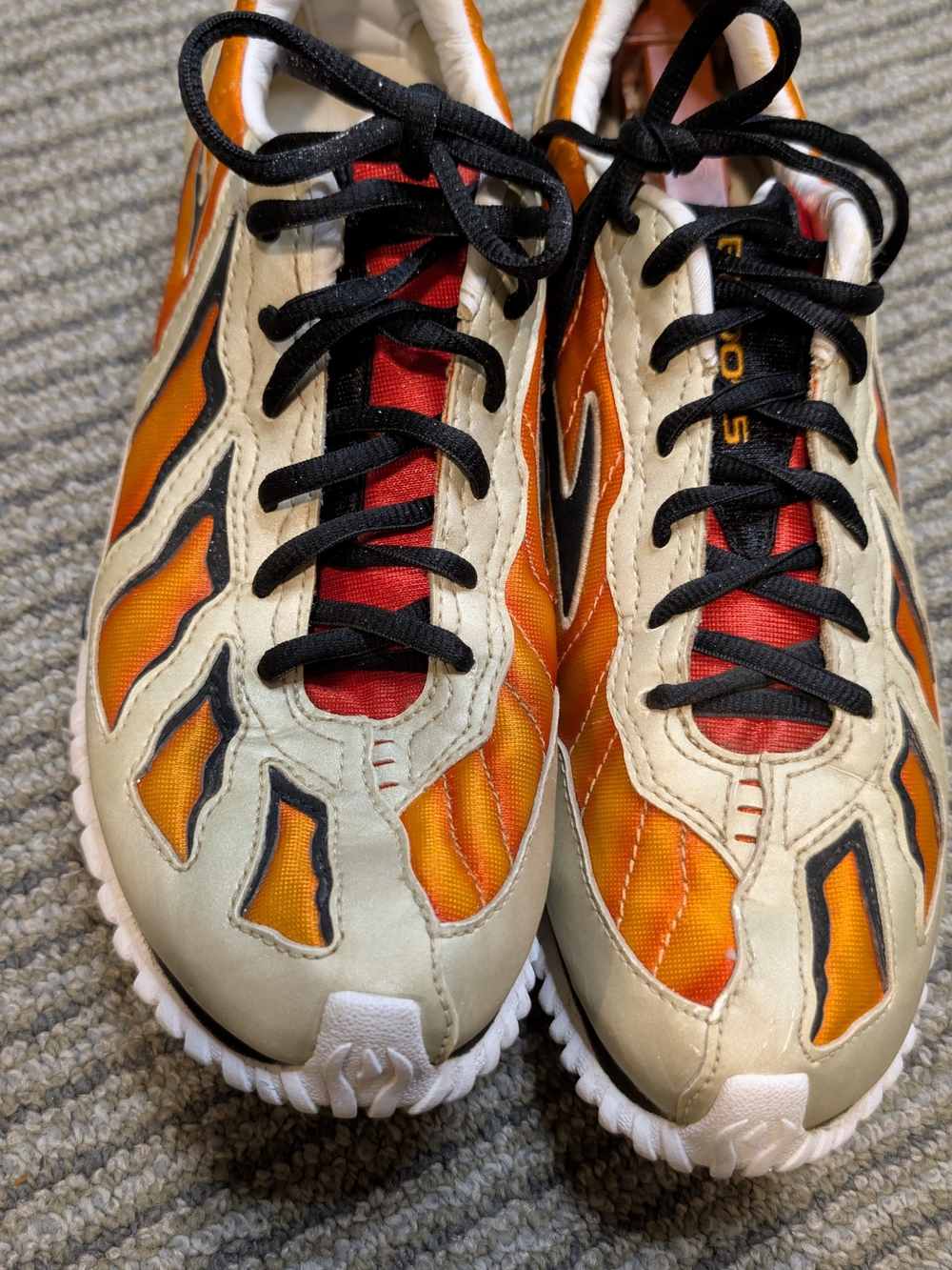 Brooks Vintage Running Shoes Orange Cream Black Retro Athletic Sneakers